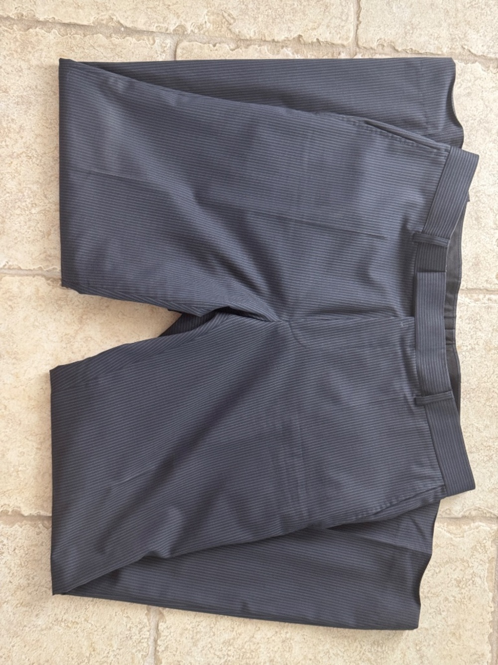 Hugo Boss men’s suit - Picture 2 of 6